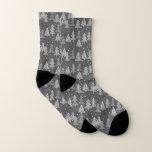 Handgezeichnete Weihnachtsbäume schneit im Chalkbo Socken<br><div class="desc">Behalt dir mit diesen festlichen Weihnachtssocken die Füße warm. Gut,  um das Haus am Weihnachtsfeiertag zu tragen oder um Geschenke an Heiligabend zu öffnen.</div>