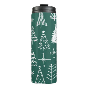Handgezeichnete Weihnachtsbäume, Wintermuster. Thermosbecher