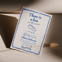 Handgezeichneter Blue Boy in der Oven Brot Babydus