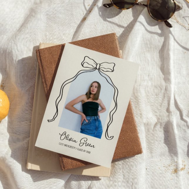 Handgezeichneter Bow Arch Foto Abschluss Einladung (Von Creator hochgeladen)