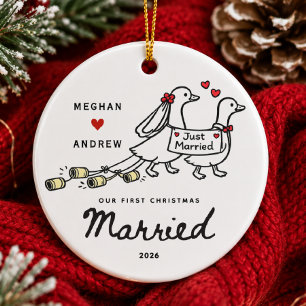 Handgezeichneter Just Married Weihnachtsschmuck
