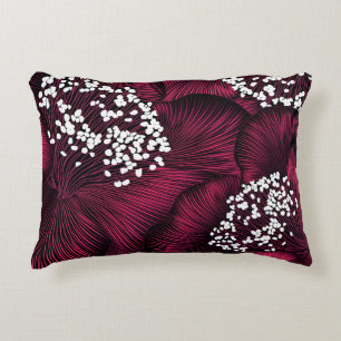 Handgezeichnetes Blumenmuster mit Kamelie-Blume Dekokissen