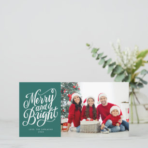 Handgezeichnetes Foto für Merry und Bright-Typogra Feiertagskarte