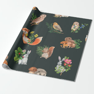 Handgezeichnetes nahtloses Muster mit Aquarellwald Geschenkpapier