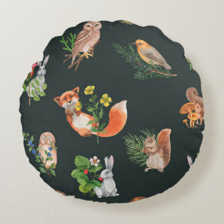 Handgezeichnetes nahtloses Muster mit Aquarellwald Rundes Kissen