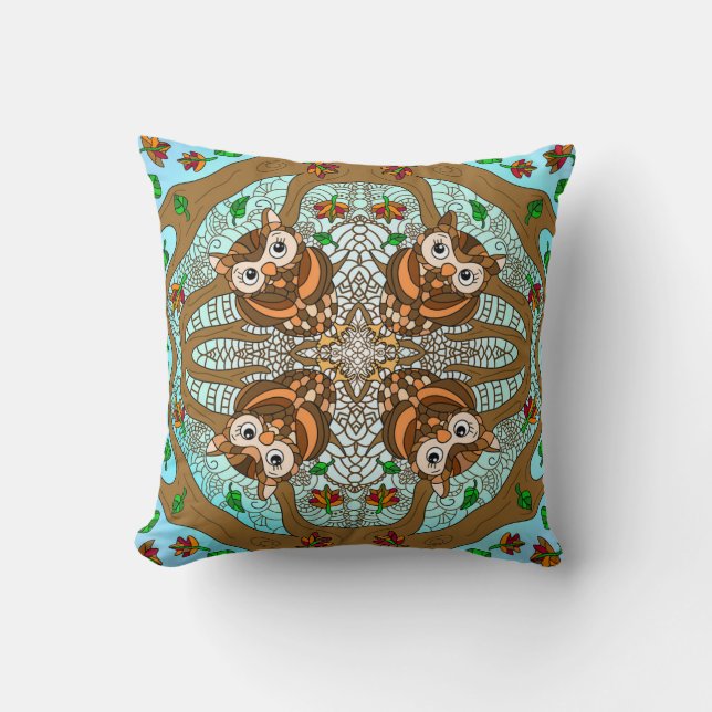 Handgezeichnetes Owl Mandala Artwork Kissen (Vorderseite)