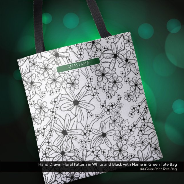 Handgezeichnetes, weißes schwarzes Muster und grün (Tote Bag: Hand Drawn Floral Pattern in Black White, Personalized with Name in Emerald Green)