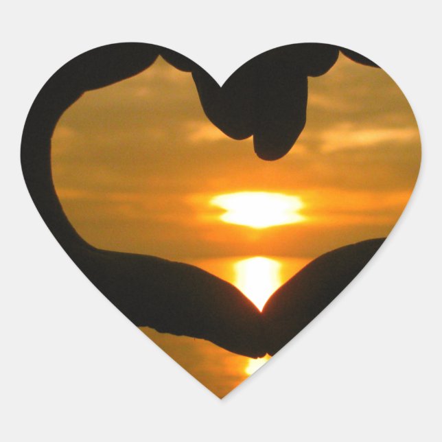 Handherz über Sonnenuntergang Herz-Aufkleber (Vorderseite)
