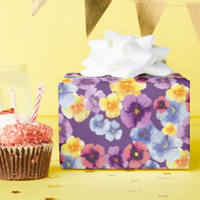 HandIllustriertes Pansy Muster Elegant Boho Floral Geschenkpapier (Geburtstagsparty)