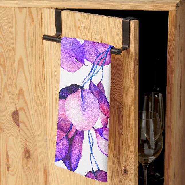 Handtücher mit hübschem Blumenmotiv (Drittel gefaltet)