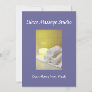 Handtücher und Kerzen in einem Wellness-Center Einladung