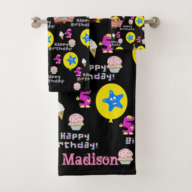 Handtuchhalter, #5 Happy 5th Birthday Black Badhandtuch Set (Insitu)