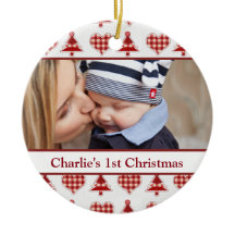 Handwerks-Weihnachtsbäume und Herzen