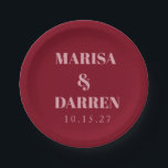 Handwriting-Skript Red Pink Custom Wedding Pappteller<br><div class="desc">Die personalisierten Hochzeitszettel-Teller mit eleganten Handschriften in romantischem Rot und Rosa servieren stilvoll. Diese langlebigen Teller eignen sich ideal für Hochzeitsfeiern, Brautpartys, Probe-Dinners und Verlobungsfeiern und sorgen für eine koordinierte Touch in Ihrem Tischdekor. Passen Sie mit Ihren Namen, Initialen oder Hochzeitsdatum für ein stilvolles Detail, das Ihre gesamte Feier zusammen...</div>