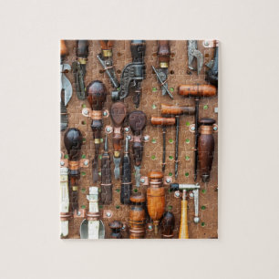 Handyman Workbench: Rustikale Tischlerwerkzeuge Puzzle
