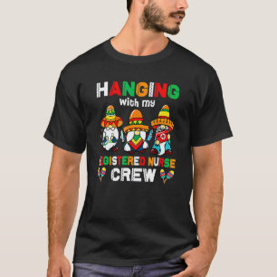 Hänge mit meinem eingetragenen Gnom-Pfleger Cinco T-Shirt