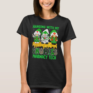 Hänge mit meiner Gnomies-Apothekentechniker-Truppe T-Shirt