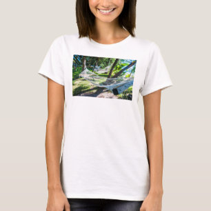 Hängematte am Strand, Fidschi T-Shirt