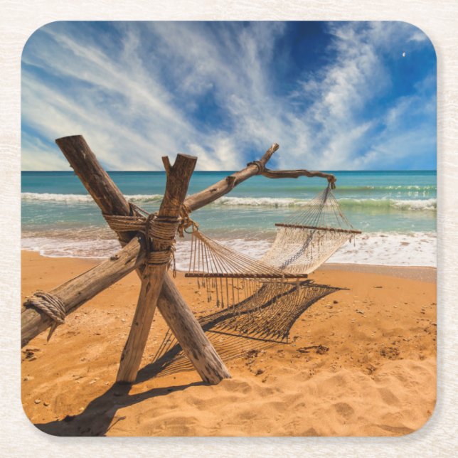 Hängematte auf einem tropischen Strandurlaubsort Rechteckiger Pappuntersetzer (Vorderseite)