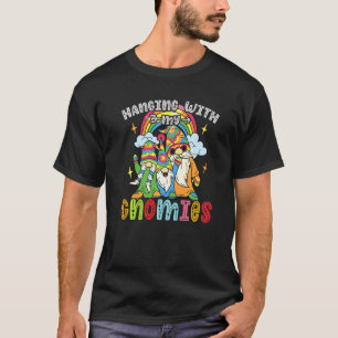 Hängend mit Gnomies Gnom Weihnachten Tie Dye T-Shirt