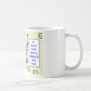 hängende Gefangene des wirklich schlechten Kaffeetasse