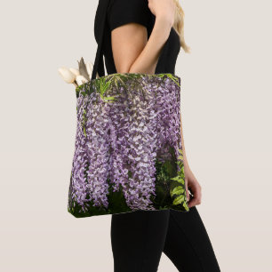 Hängende lila Wisteria-Blüten