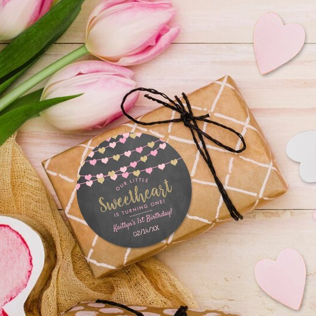 Hanging Liebe Herz Little Sweetheart Geburtstag Runder Aufkleber (Von Creator hochgeladen)