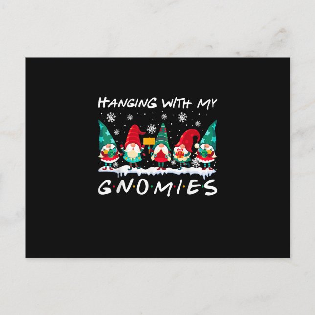 Hanging With My Gnomies Funny Christmas Gnome Xmas Postkarte (Vorderseite)