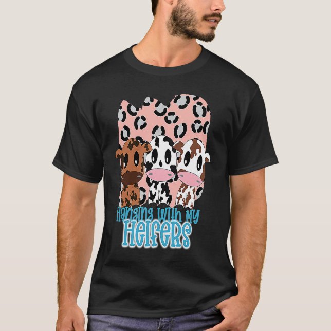 Hanging with My Heifers with Pink Leopard Print Ba T-Shirt (Vorderseite)