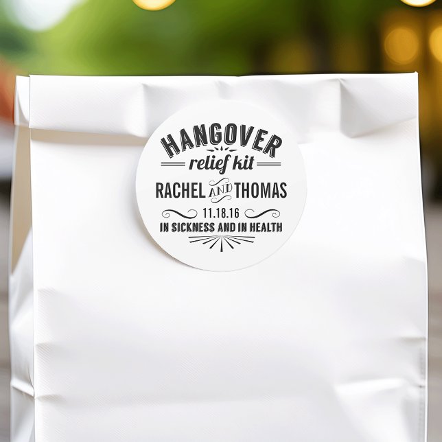 Hangover Relief Kit | Apothekarische Gastgeschenk  Runder Aufkleber (Von Creator hochgeladen)