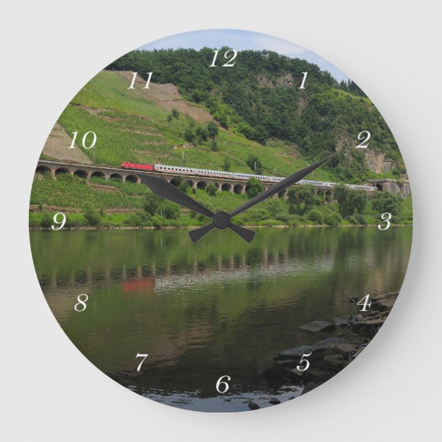 Hangviadukt Pünderich Große Wanduhr (Vorderseite)