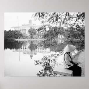 Hanoi Vietnam, Blick auf den Hoan-Kiem-See (NR) Poster