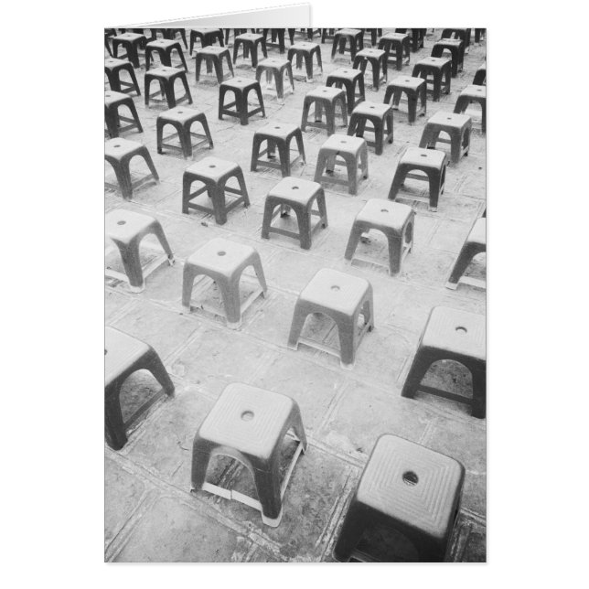 Hanoi Vietnam, Plastikstühle im Tempel der (Vorne)