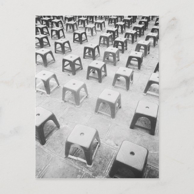 Hanoi Vietnam, Plastikstühle im Tempel der Postkarte (Vorderseite)