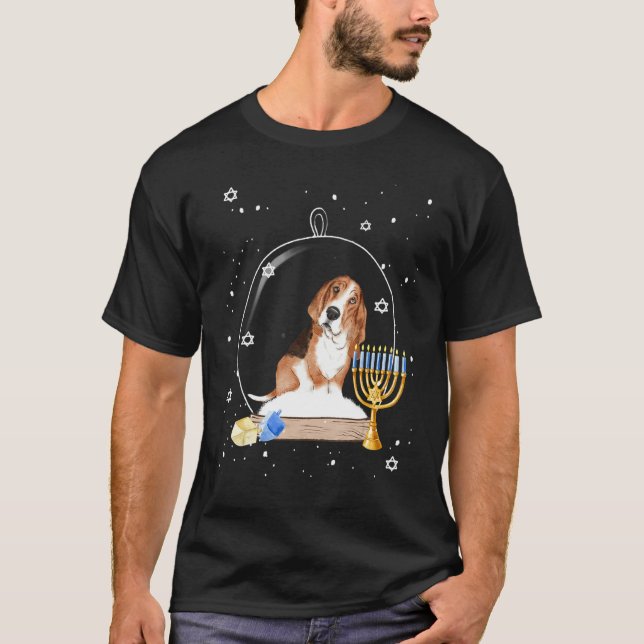 Hanukkah Basset Hound Dog Snow Globe Pajama T-Shirt (Vorderseite)
