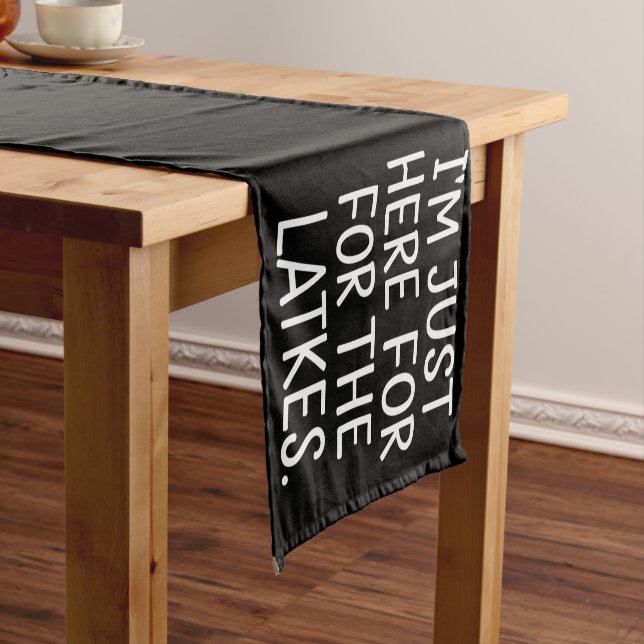 Hanukkah bin ich nur für die Latkes jüdisch hier Kurzer Tischläufer (Beispiel)