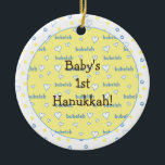 Hanukkah "Bubeleh" Blauer/Gelber Circle Ornament<br><div class="desc">Hanukkah "Bubeleh" Blau/Gelb Circle Ornament. (2 Seiten) Personalisieren Sie, indem Sie "Baby's 1st Hanukkah" auf der Vorder-und Rückseite des Ornaments. Dann geben Sie Ihre eigenen Schriftart ein, indem Sie Farbe, Größe und Stil Ihres Lieblings verwenden. Danke, dass ihr angehalten und vorbeigekommen seid! Viel geschätzt! Happy Chanukah/Hanukkah! Halte einmalige Familien-Erinnerungen auf...</div>