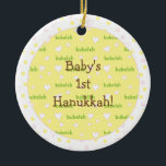 Hanukkah "Bubeleh" Rosa/grüne Kreislaufverzierung Keramikornament<br><div class="desc">Hanukkah "Bubeleh" Rosa/Grüne Zirkel Ornament. (2 Seiten) Personalisieren Sie, indem Sie "Baby's 1st Hanukkah" auf der Vorder-und Rückseite des Ornaments. Dann geben Sie Ihre eigenen Schriftart ein, indem Sie Farbe, Größe und Stil Ihres Lieblings verwenden. Danke, dass ihr angehalten und vorbeigekommen seid! Viel geschätzt! Happy Chanukah/Hanukkah! Halte einmalige Familien-Erinnerungen auf...</div>