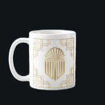 Hanukkah dort geschah ein großes Wunder Kaffeetasse<br><div class="desc">Eine goldene, Art Deco Hanukkah Tasse "Ein großes Wunder passiert dort" Personalisieren, indem Sie Text überall auf der Tasse. Verwenden Sie Ihren bevorzugten Schriftart Stil, Größe, Farbe. Alle Designelemente können bearbeitet werden. Schaffen Sie ein einfaches Geschenk, indem Sie der Tasse ein paar Goodies hinzufügen, sie mit Zellophan umwickeln und mit...</div>