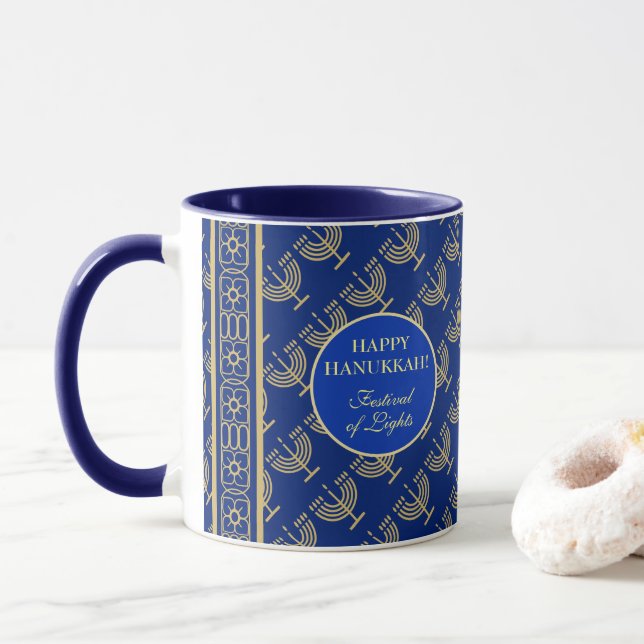 Hanukkah Festival Party Gold Menorah blue pattern Tasse (Mit Donut)