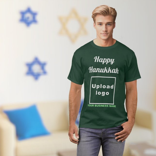 Hanukkah Gruß auf Deep Forest Green T-Shirt (Hanukkah greeting, business name and logo on deep forest green t-shirt)