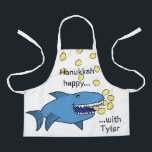 Hanukkah Happy Shark Schürze<br><div class="desc">Hanukkah Happy Shark Schürze. Personalisieren Sie, indem Sie Text löschen und Ihre eigenen hinzufügen. Verwenden Sie Ihren bevorzugten Schriftart Stil, Farbe und Größe. Stellen Sie sicher, dass Sie die Größe und die Farbe des Gurtes auswählen. Alle Designelemente können auf andere Zazzle-Produkte übertragen und bearbeitet werden. Happy Hanukka! Danke, dass du...</div>