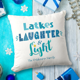 Hanukkah Latkes Laughter Light Blue Typografie Kissen