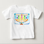 Hanukkah Menorah - Chanukah Menorah Baby T-shirt<br><div class="desc">Hanukkah Menorah - Chanukah Menorah Karte zeigt alle Kerzen,  die hell brennen für diese besondere Zeit des Jahres,  das jüdische Festival der Lichter.</div>