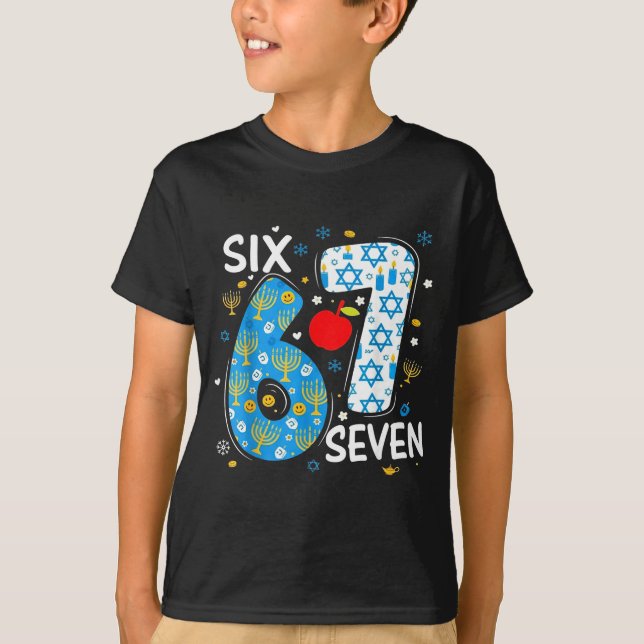 Hanukkah Menorah Dreidel 67 Festive Chanukah Six S T-Shirt (Vorderseite)