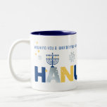 HANUKKAH Menorah Dreidel Coffee Tasse<br><div class="desc">Unsere Hanukkah Gruß Tasse mit einem dreidel, menorah, Gelee Donut und jüdischen Stars von David ist eine schöne, lustige Art, Familie und Freunden ein Happy Hanukkah im Stil zu wünschen. Personalisieren Sie mit Ihrem persönlichen Gruß, um es wirklich zu einer Art zu machen. Anfragen: Nachricht oder E-Mail bestdressedbread@gmail.com Glücklich Hanukkah!...</div>