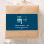 Hanukkah Menorah in Blue Personalisiert<br><div class="desc">Einfache Hanukkah grüßen mit einer beleuchteten menorah Illustration in blau. Alle Texte können so angepasst werden,  dass Sie Ihre bevorzugte Hanukah-Rechtschreibung verwenden können.</div>