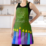 Hanukkah Menorah Kerzen auf der grünen Liebe Licht Schürze<br><div class="desc">"Frieden, Liebe und Licht." Hier ist ein wunderbarer Weg, um den Spaß Ihres Backens zu ergänzen. Fügen Sie Ihrem Urlaub kulinarische Abenteuer, wann immer Sie diese atemberaubende, farbenfrohe individuelle Name Hanukkah Schürze tragen. Eine spielerische, künstlerische Illustration blauer Menorahkerzen mit bunten Imitat-Folienmustern und moderner Typografie überlagert einen reichen, grünen strukturierten Hintergrund....</div>