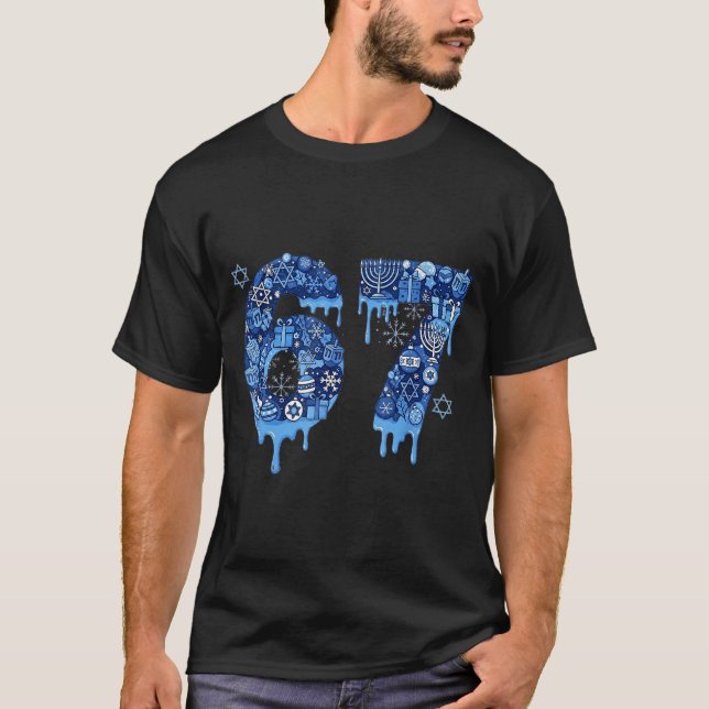 Hanukkah Six Seven 67 Meme Funny Dreidel Menorah S T-Shirt (Vorderseite)