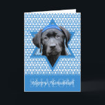 Hanukkah Star von David - Black Labrador Feiertagskarte<br><div class="desc">Was könnte Sprichwort Happy Hanukkah mehr Spaß machen, als diesen schwarzen Labrador Hund tragen einen Yamaka umgeben von dem Star of David. Dieses skurrile Urlaubsprojekt wird bestimmt Ihre Freunde und Familie und andere Tierfreunde begeistern. Dieses Design ist in mehr als 100 Hundebüten erhältlich. Wenn Sie Ihren Lieblingshund nicht sehen oder...</div>
